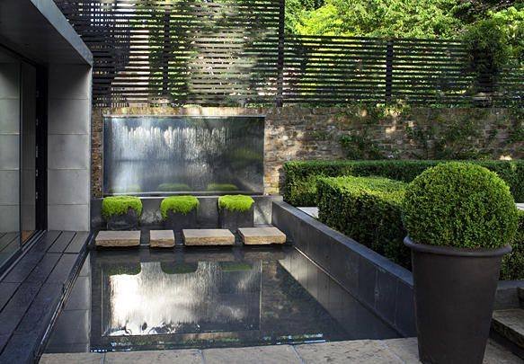 jardín minimalista en sombra